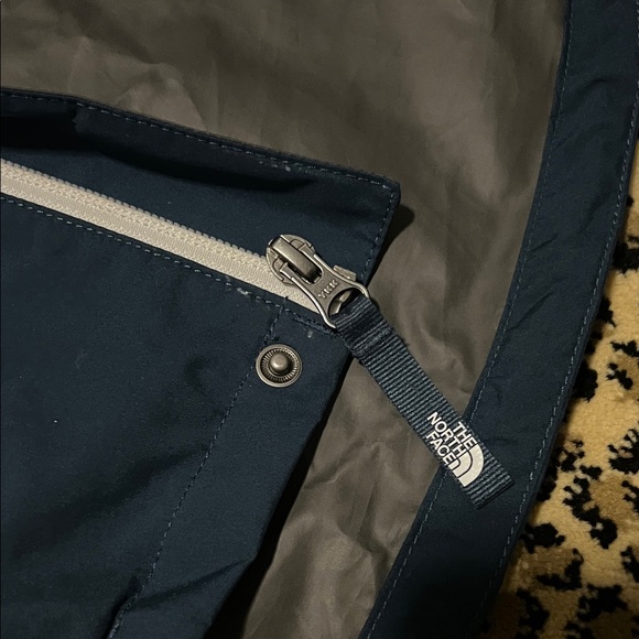 The North Face girls size 7/8  Navy Raincoat - Picture 5 of 9